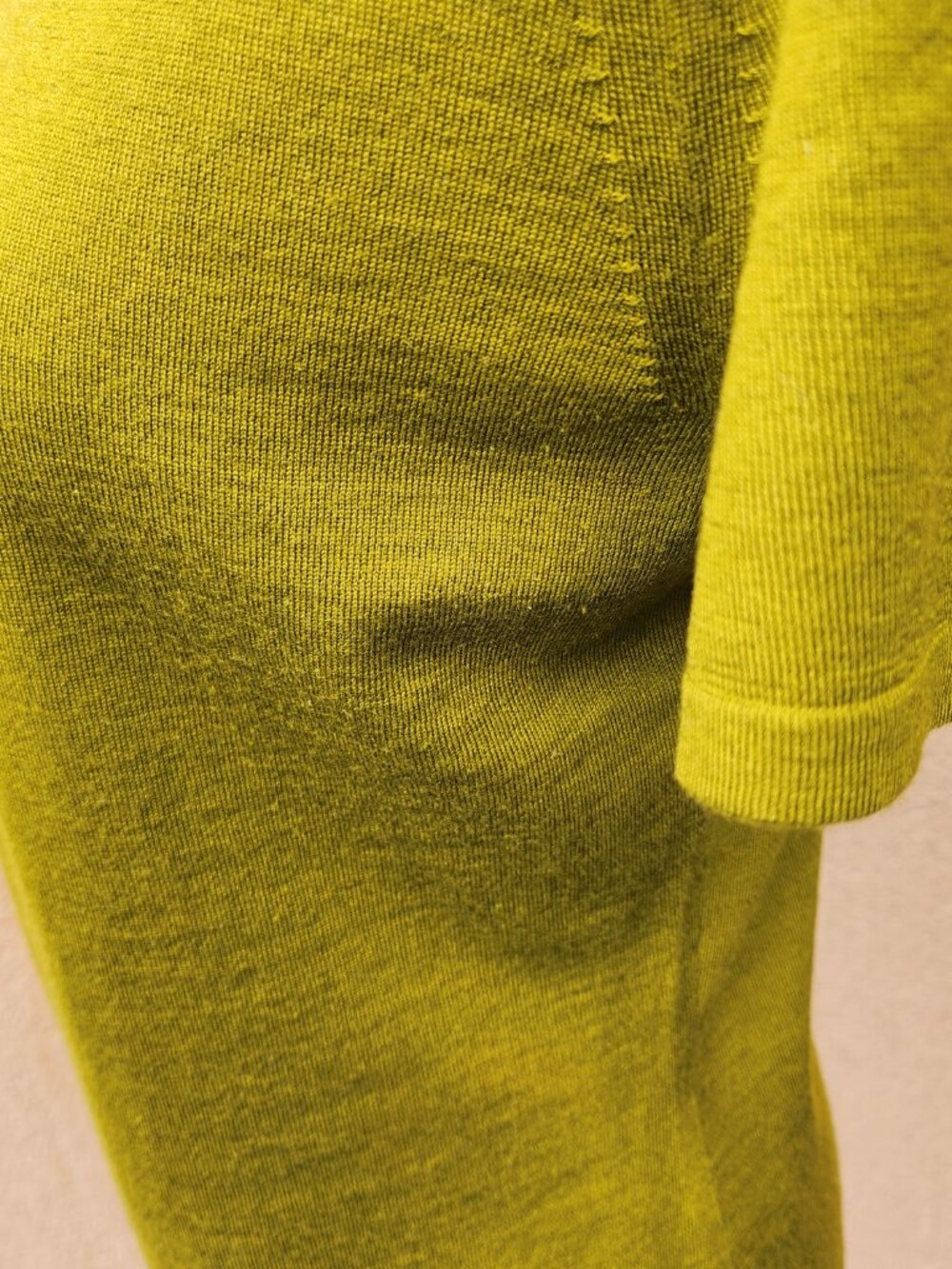 St. John Olive Green Short Sleeve Cashmere Silk Merino Minimalist Sweater Size S - Picture 13 of 13